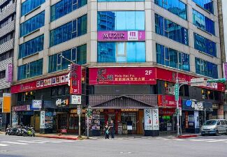 馬辣頂級麻辣鴛鴦火鍋西門店